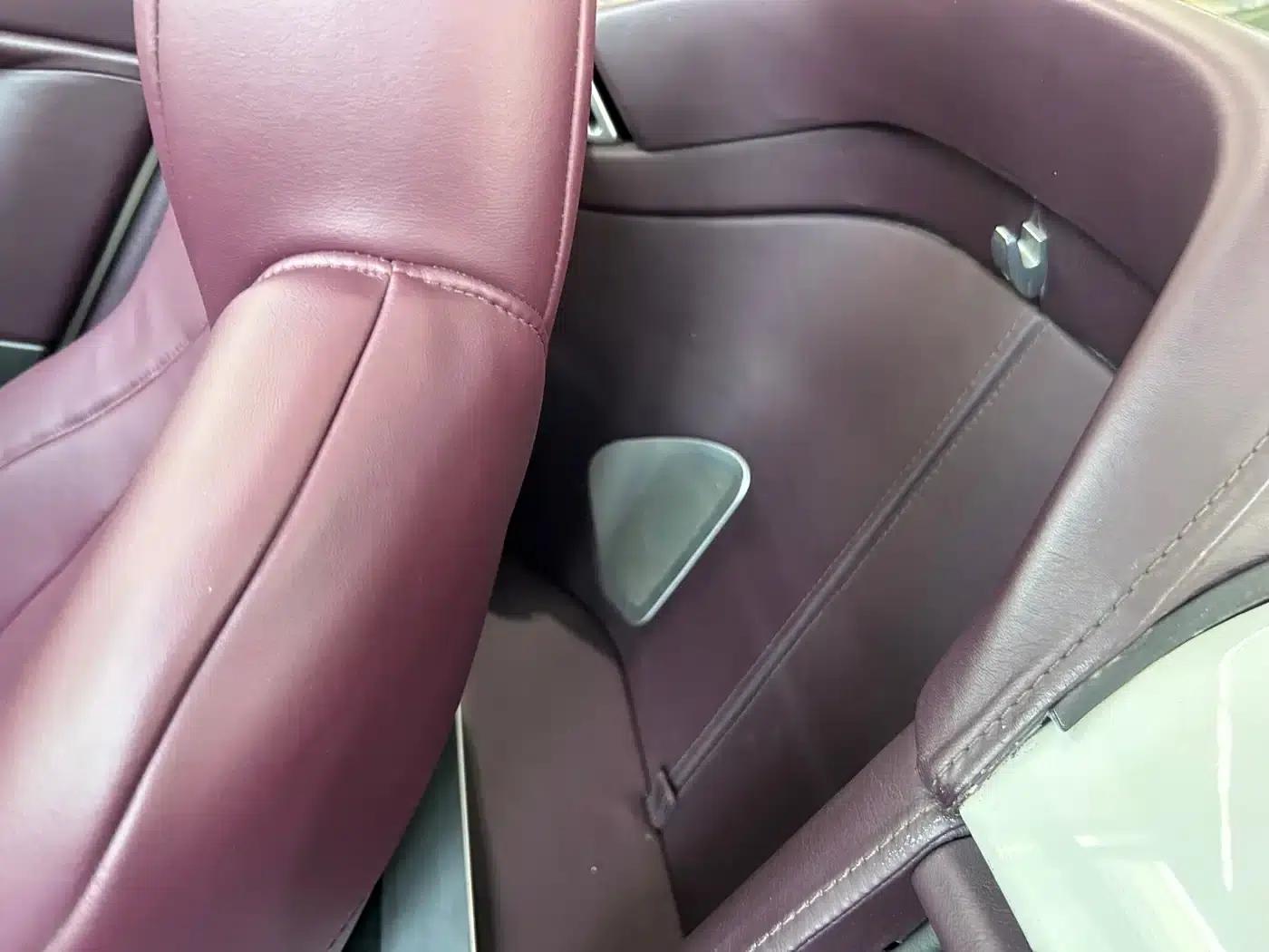 V8 Vantage 2011 4.7L Sportshift Roadster — миниатюра 26