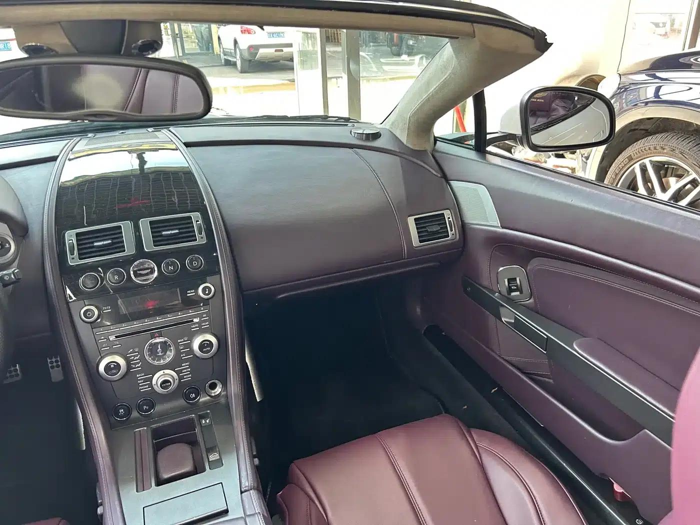 V8 Vantage 2011 4.7L Sportshift Roadster — миниатюра 10