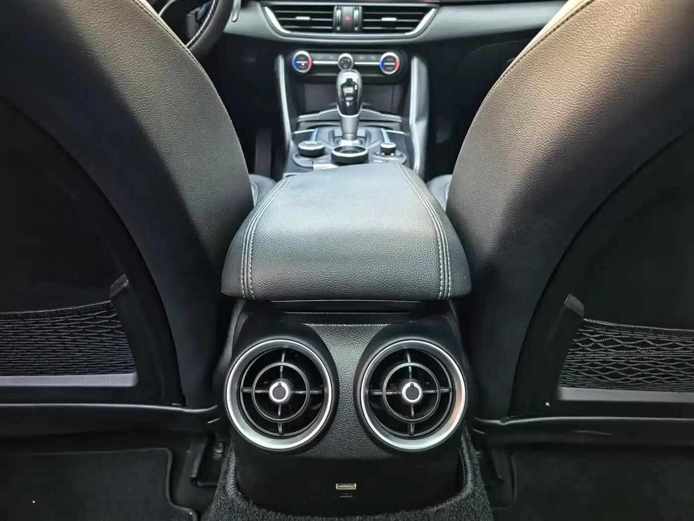 Giulia Juliet 2017 2.0T 280HP Luxury Edition — миниатюра 13