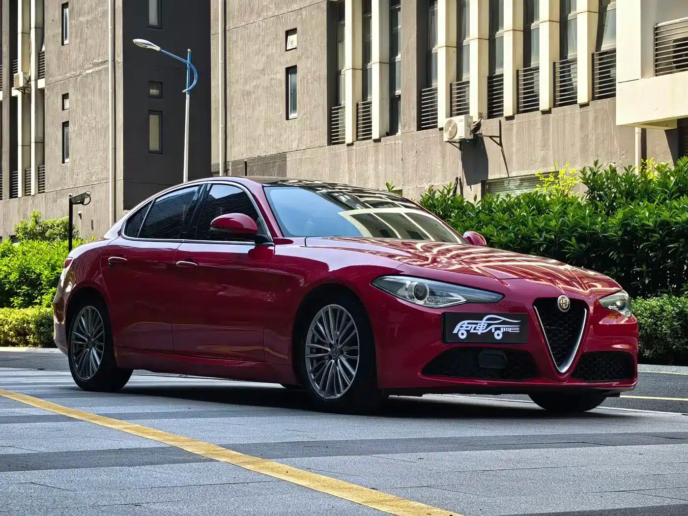 Giulia Juliet 2017 2.0T 280HP Luxury Edition — миниатюра 3