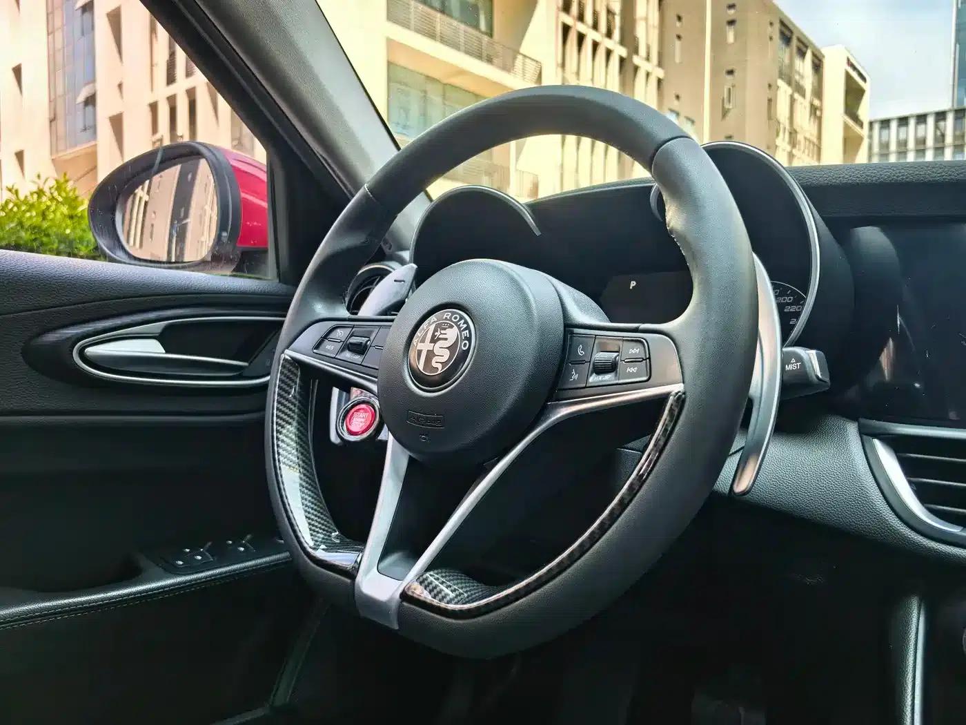 Giulia Juliet 2017 2.0T 280HP Luxury Edition — миниатюра 9