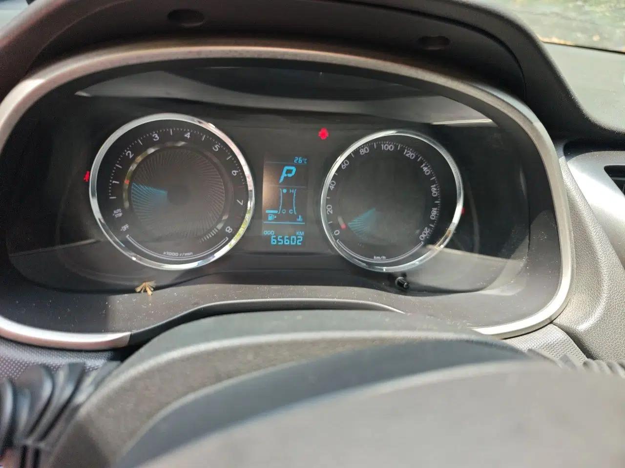 Chevrolet Lova RV 2018 1.5L Automatic Smart Drive Model — миниатюра 12
