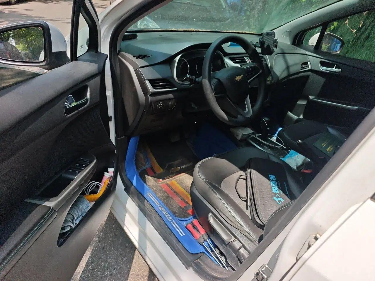 Chevrolet Lova RV 2018 1.5L Automatic Smart Drive Model — миниатюра 17