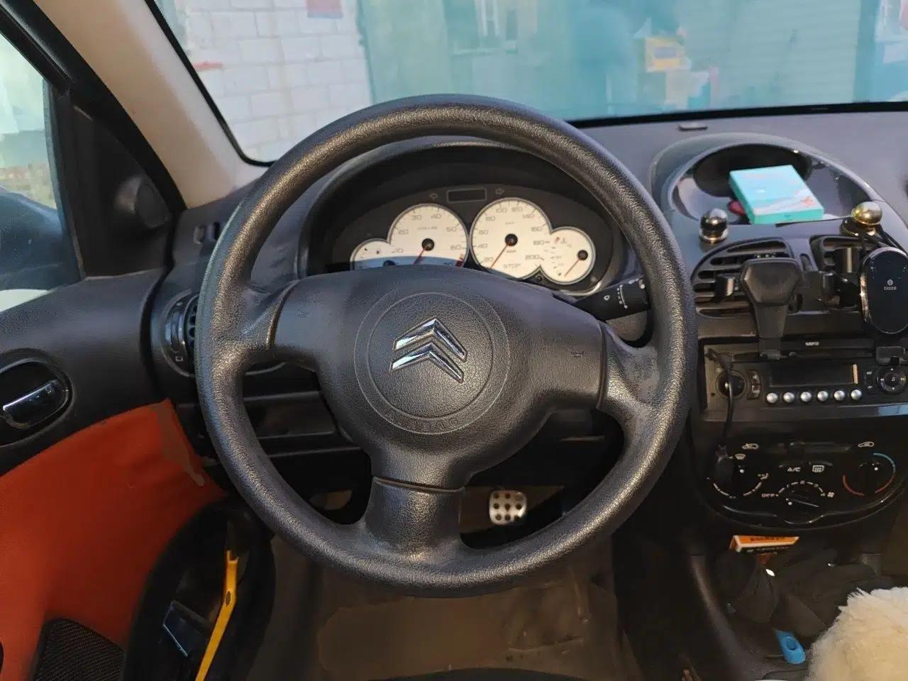 Citroen C2 2012 1.4L Manual Sport Model — миниатюра 11