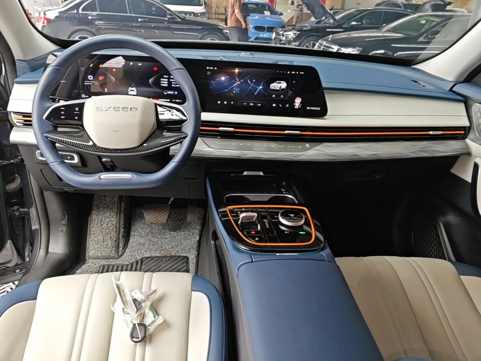 EXEED Zhuifeng C-DM 2024 C-DM 1.5 TCI 105KM Land Cruiser Edition — миниатюра 13