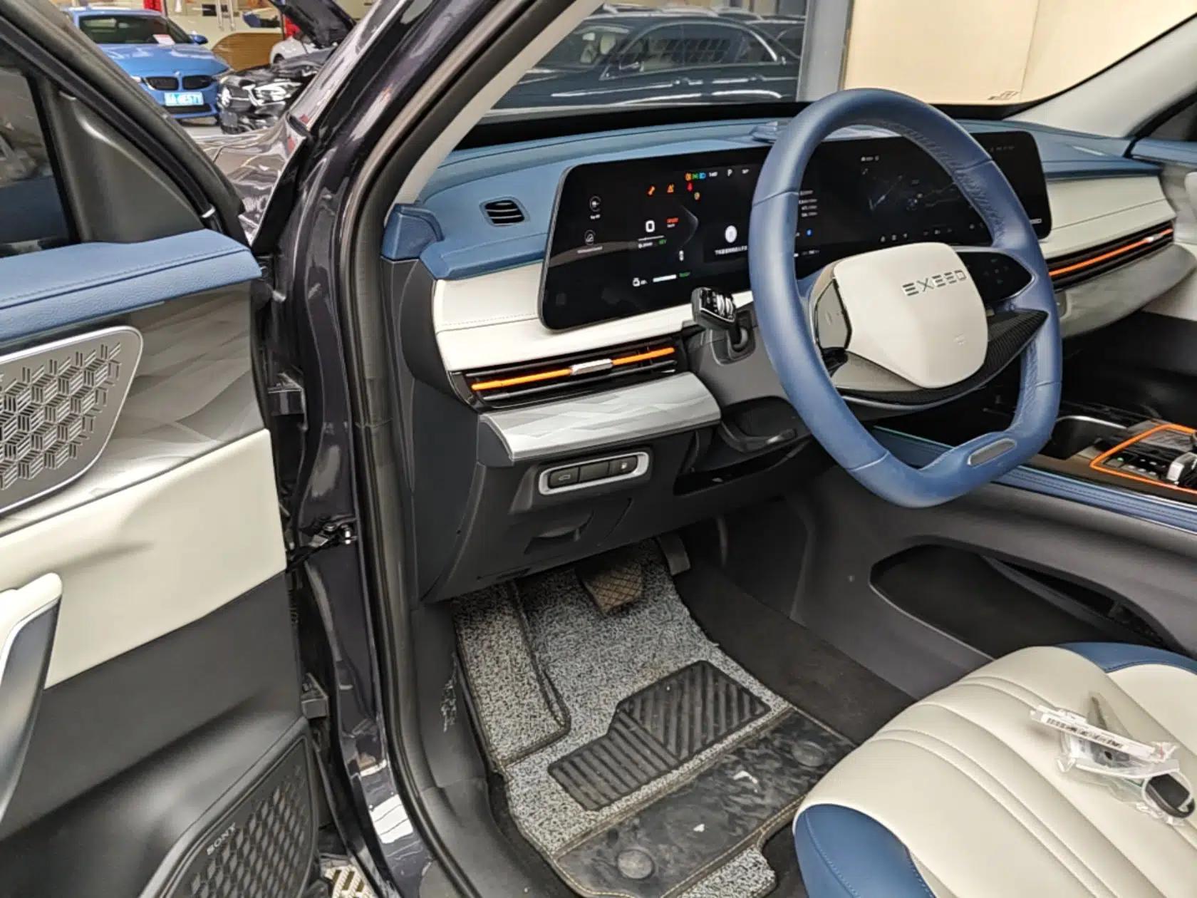 EXEED Zhuifeng C-DM 2024 C-DM 1.5 TCI 105KM Land Cruiser Edition — миниатюра 19
