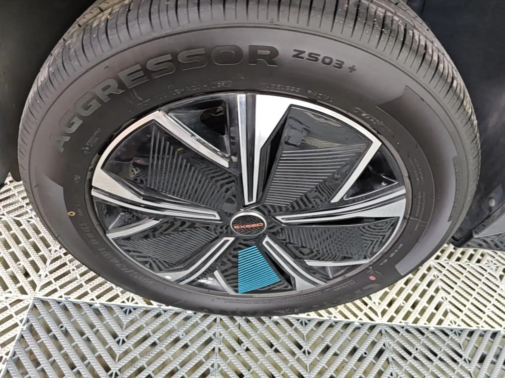 EXEED Zhuifeng C-DM 2024 C-DM 1.5 TCI 105KM Land Cruiser Edition — миниатюра 8