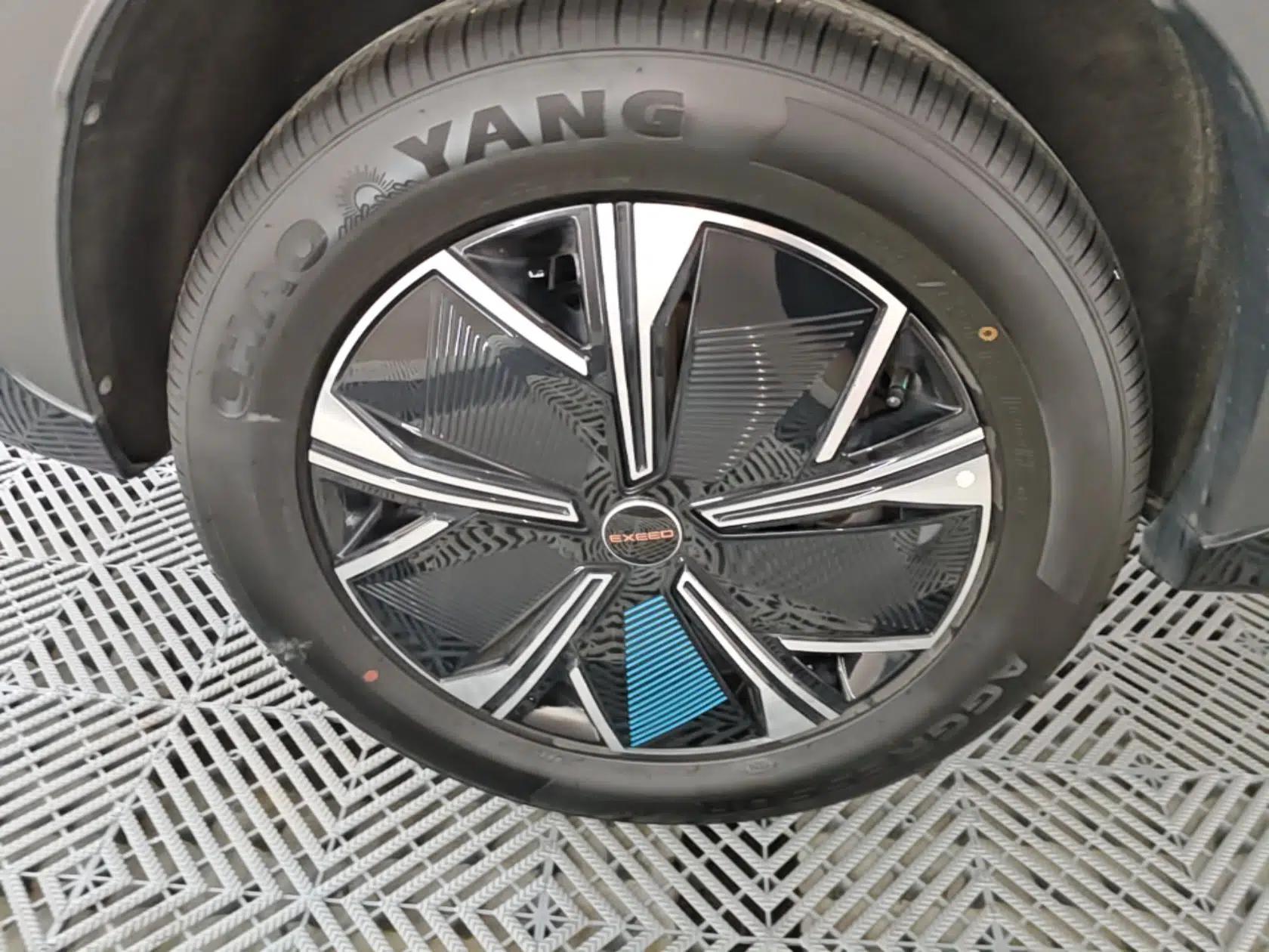 EXEED Zhuifeng C-DM 2024 C-DM 1.5 TCI 105KM Land Cruiser Edition — миниатюра 10