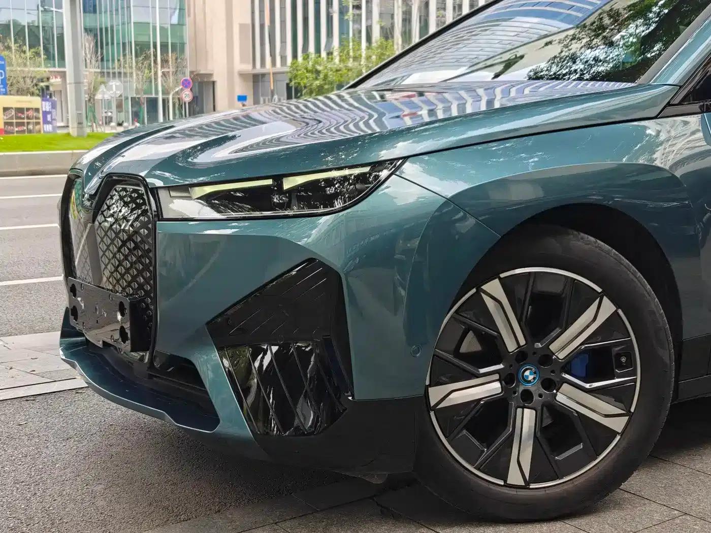 BMW iX 2022 xDrive40 — миниатюра 2