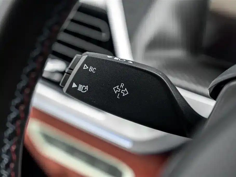 BMW XM 2023 50e — миниатюра 11