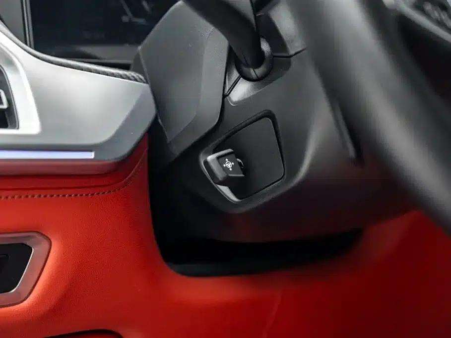 BMW XM 2023 50e — миниатюра 13