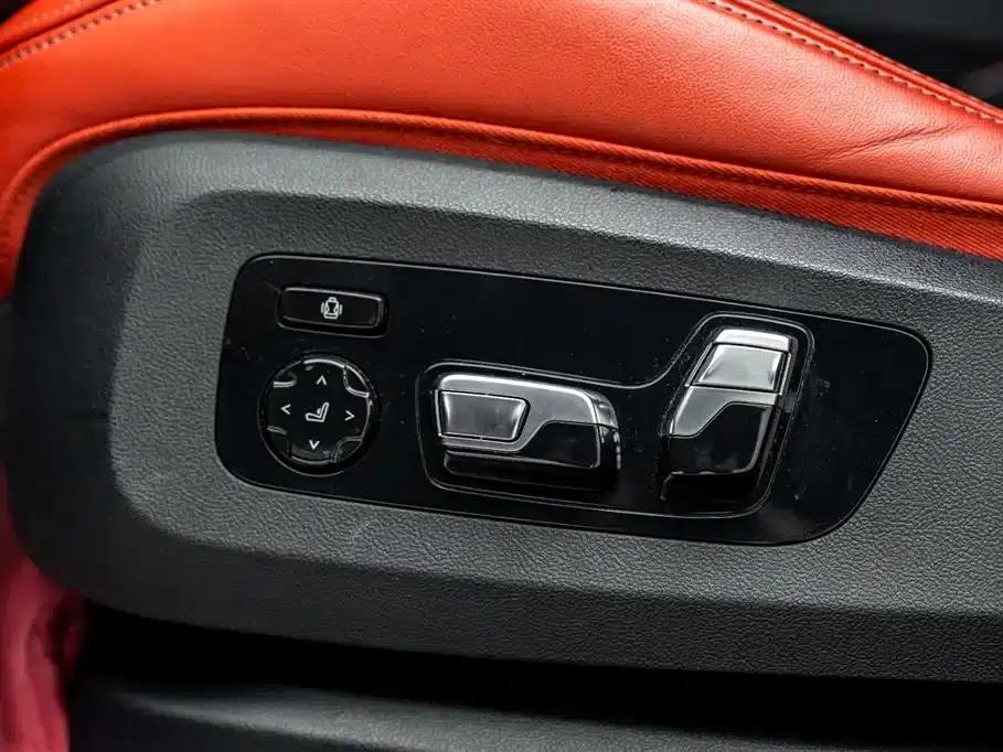 BMW XM 2023 50e — миниатюра 14