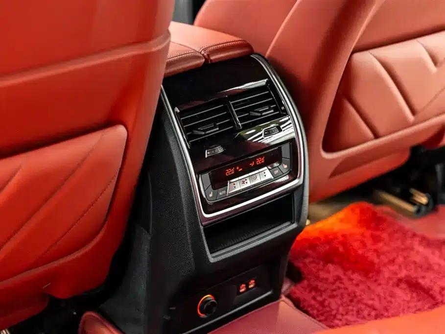 BMW XM 2023 50e — миниатюра 29