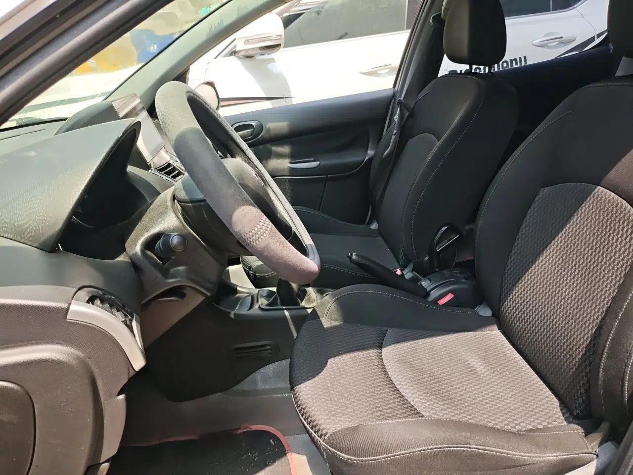 Peugeot 207 2011 Sedan 1.4L Manual Yule Edition — миниатюра 16