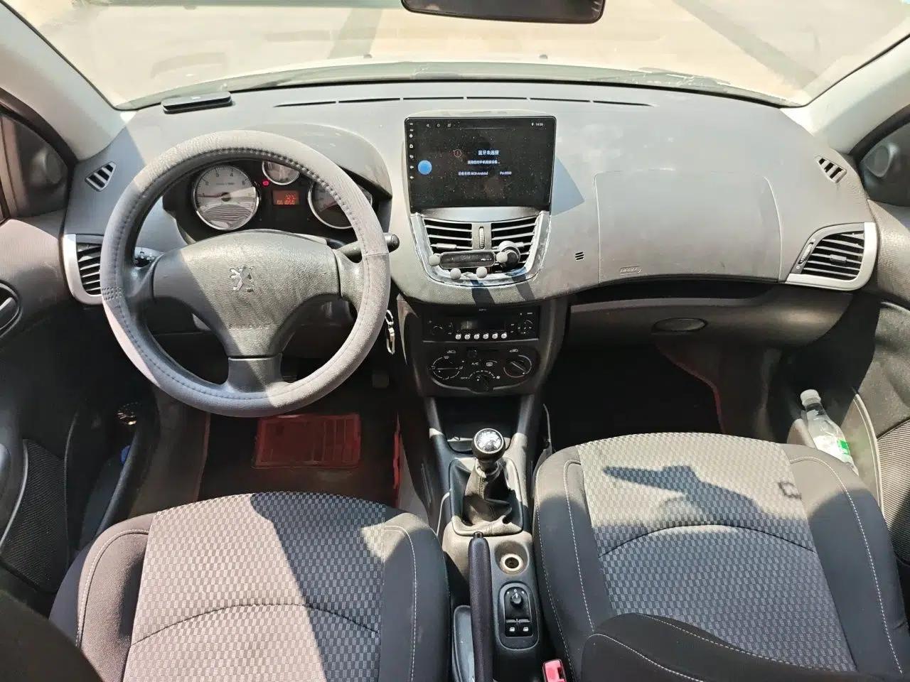 Peugeot 207 2011 Sedan 1.4L Manual Yule Edition — миниатюра 10