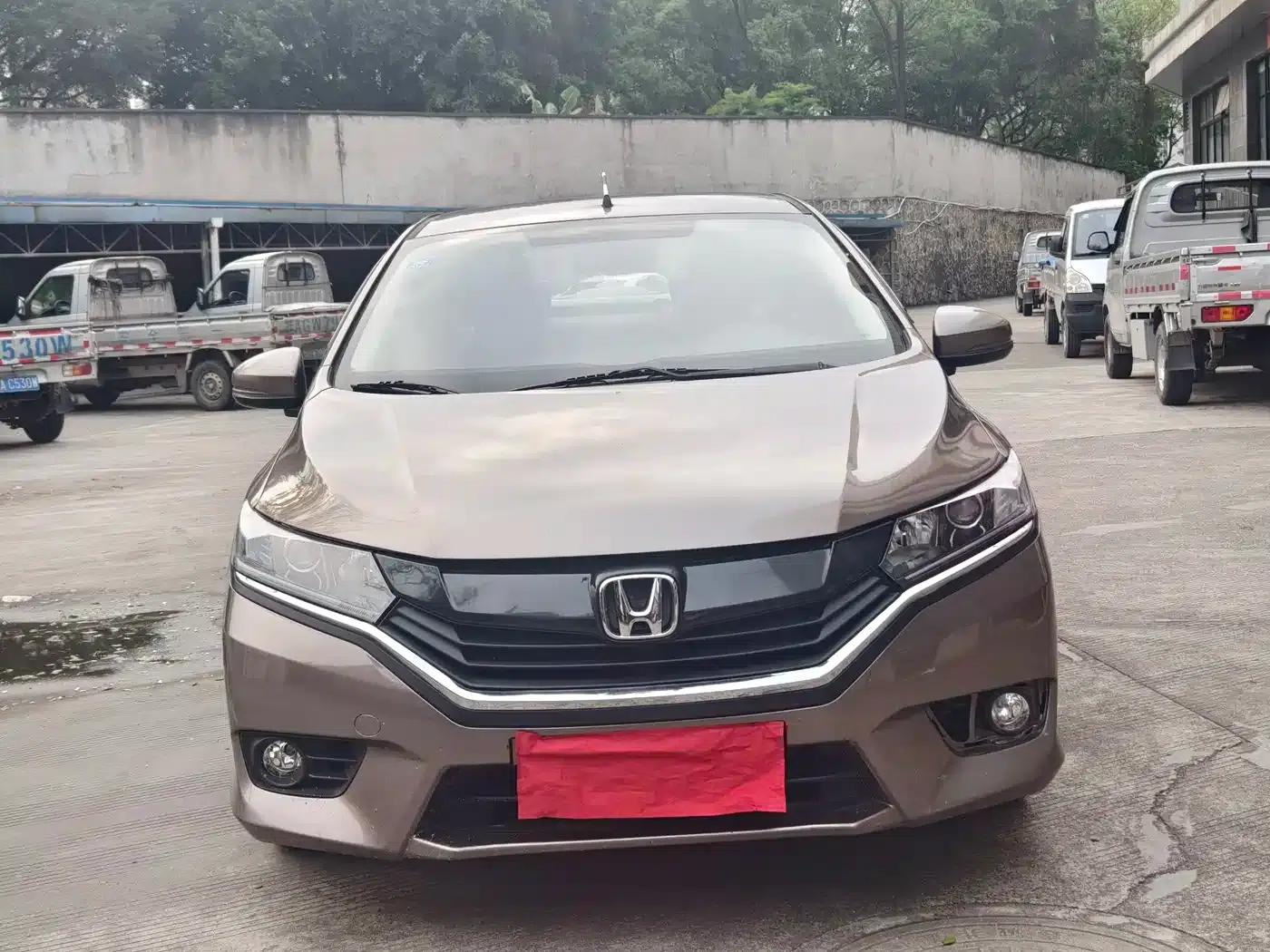 2016 Honda Greiz 1.5L CVT Classic Edition — миниатюра 2