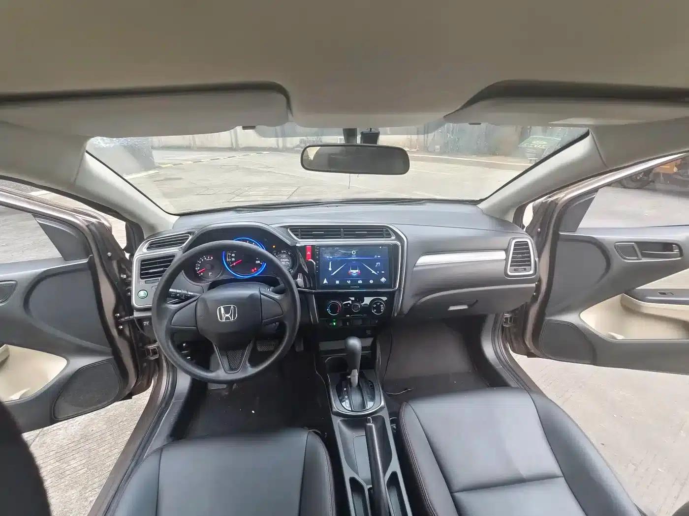 2016 Honda Greiz 1.5L CVT Classic Edition — миниатюра 11