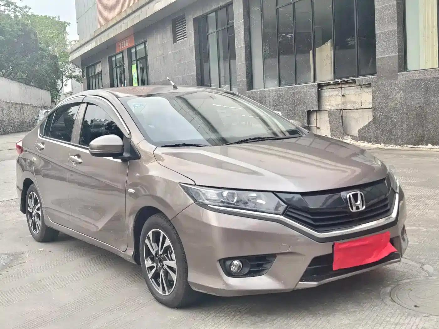 2016 Honda Greiz 1.5L CVT Classic Edition — миниатюра 3