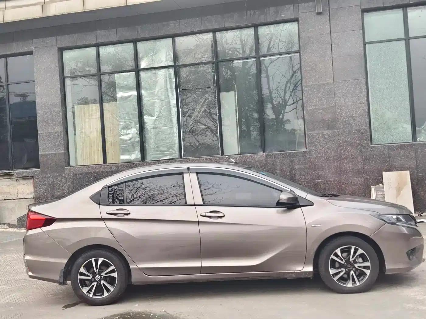 2016 Honda Greiz 1.5L CVT Classic Edition — миниатюра 4