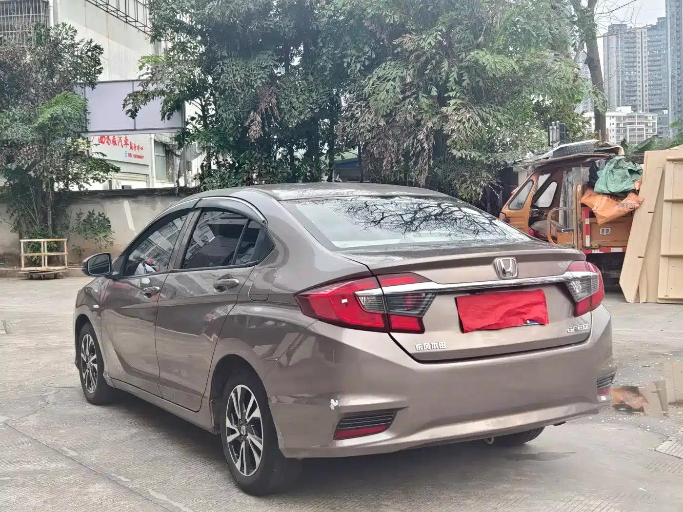 2016 Honda Greiz 1.5L CVT Classic Edition — миниатюра 5