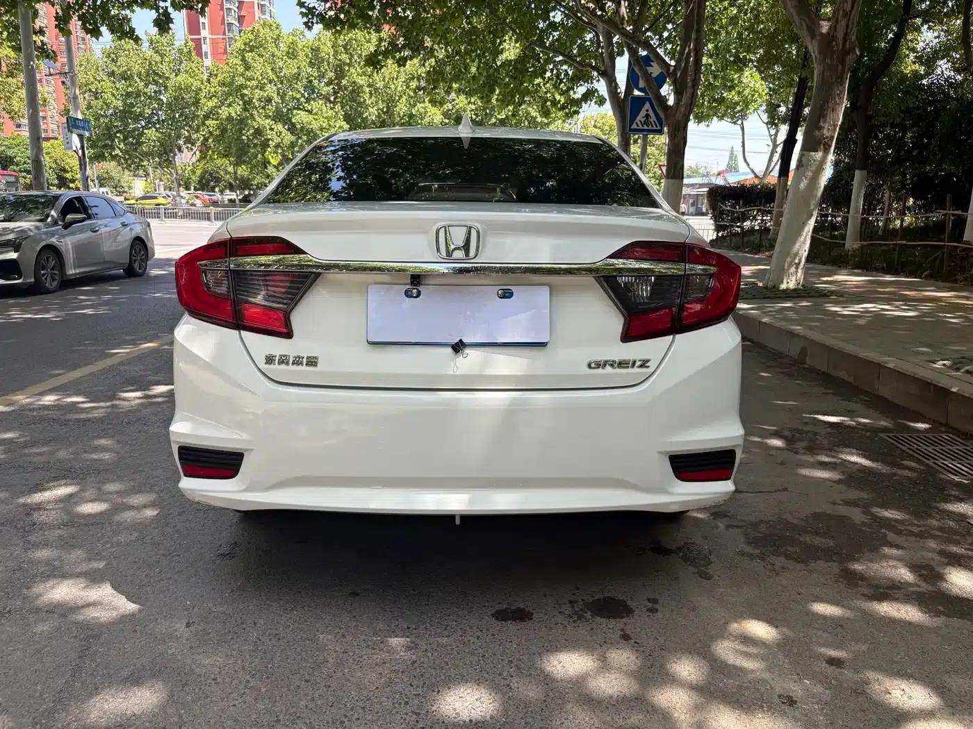 2016 Honda Greiz 1.5L CVT Fashion Edition — миниатюра 8