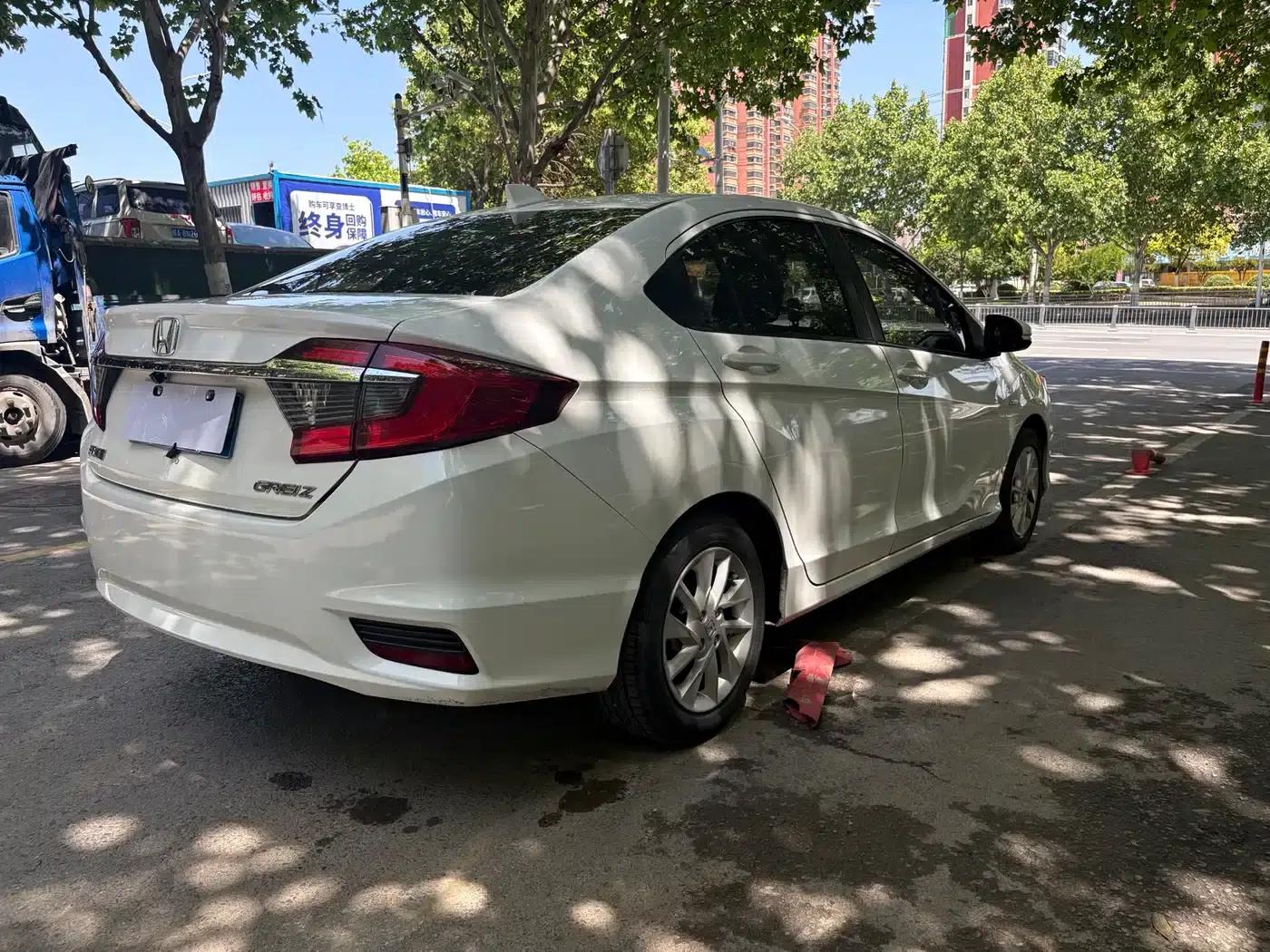 2016 Honda Greiz 1.5L CVT Fashion Edition — миниатюра 9
