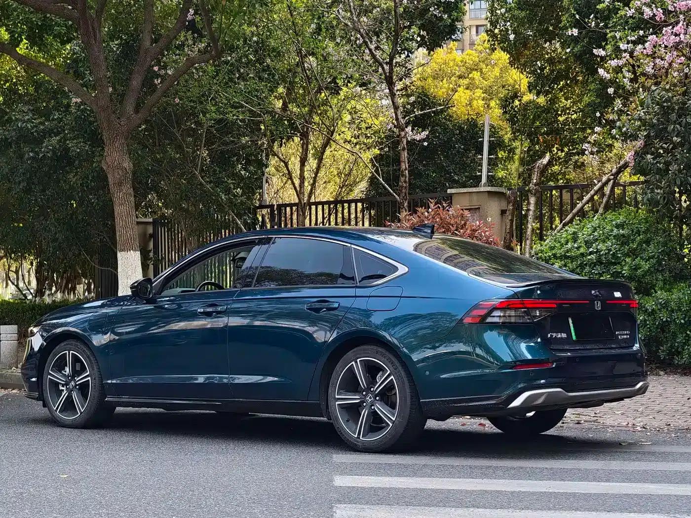 Accord PHEV 2023 2.0L e:PHEV Flagship Edition — миниатюра 3