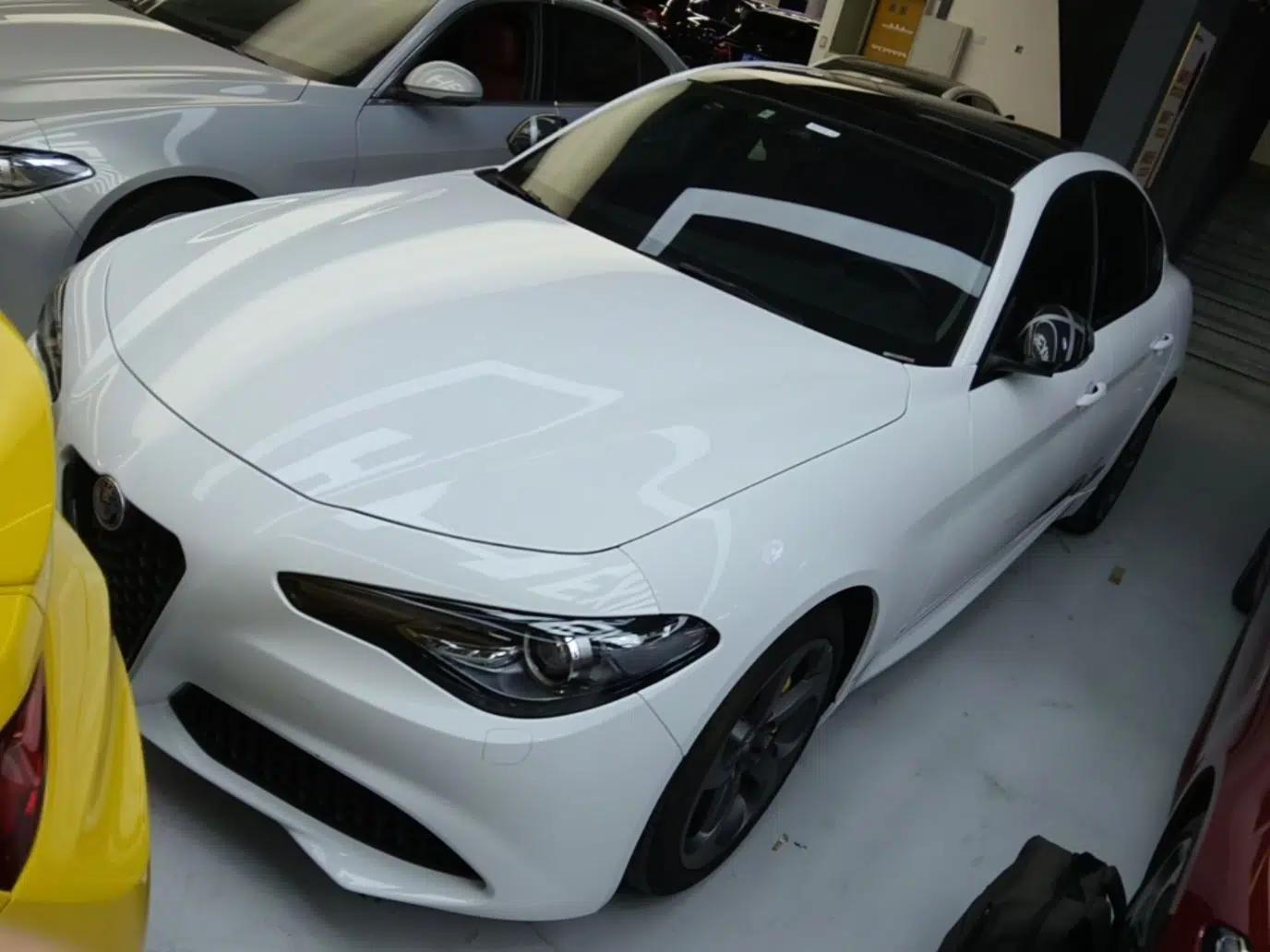 Alfa Romeo Giulia 2020 2.0T 280HP Midnight Phantom Limited Edition — миниатюра 1