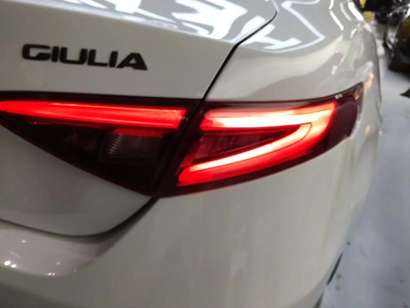 Alfa Romeo Giulia 2020 2.0T 280HP Midnight Phantom Limited Edition — миниатюра 7