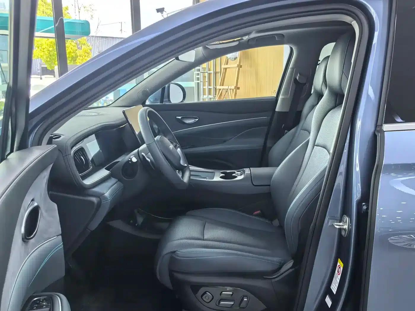 Hiace 07 DM-i 2025 Model 150 Navigator+ Edition — миниатюра 12