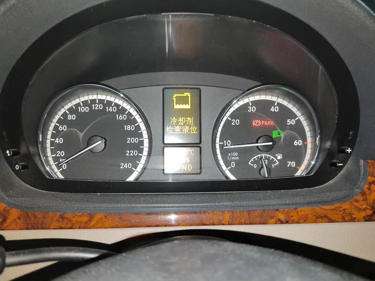 Mercedes-Benz Viano 2013 3.0L Navigator Edition — миниатюра 12