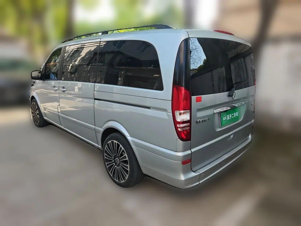 Mercedes-Benz Viano 2011 2.5L Navigator Edition — миниатюра 4