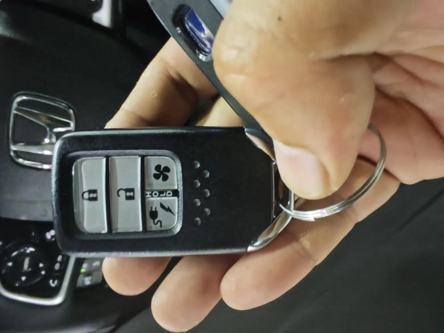 Honda CR-V New Energy 2021 Rui·Hybrid e+ 2.0L Intelligent Edition — миниатюра 12