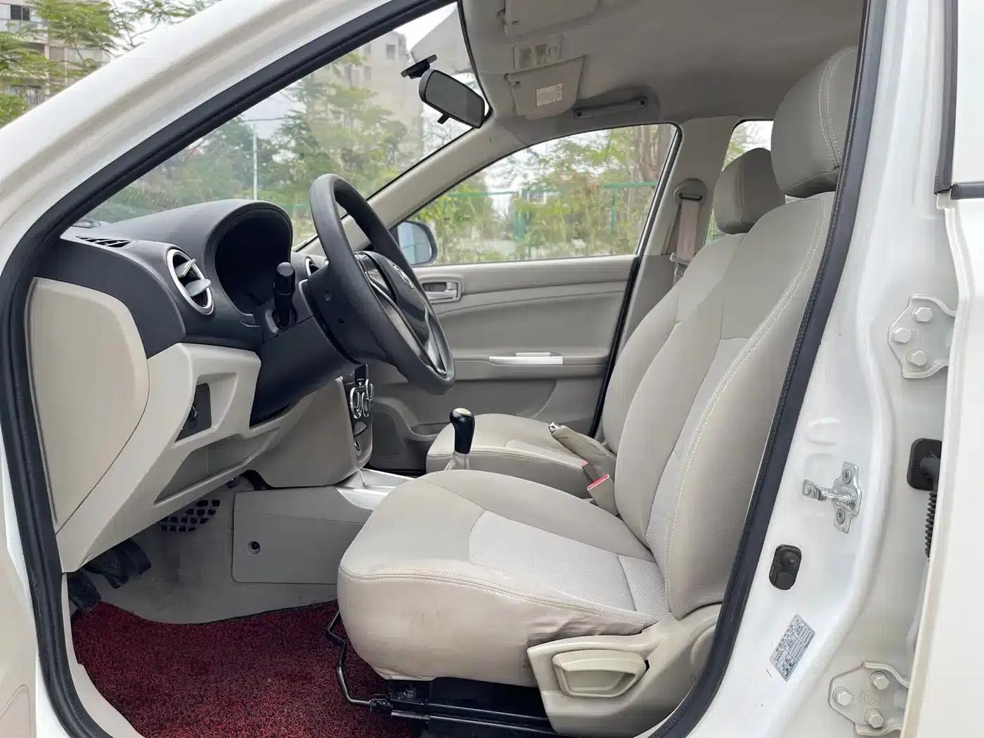 Yuexiang V3 2015 1.4L Manual Comfort Edition (National V Emission Standard) — миниатюра 4