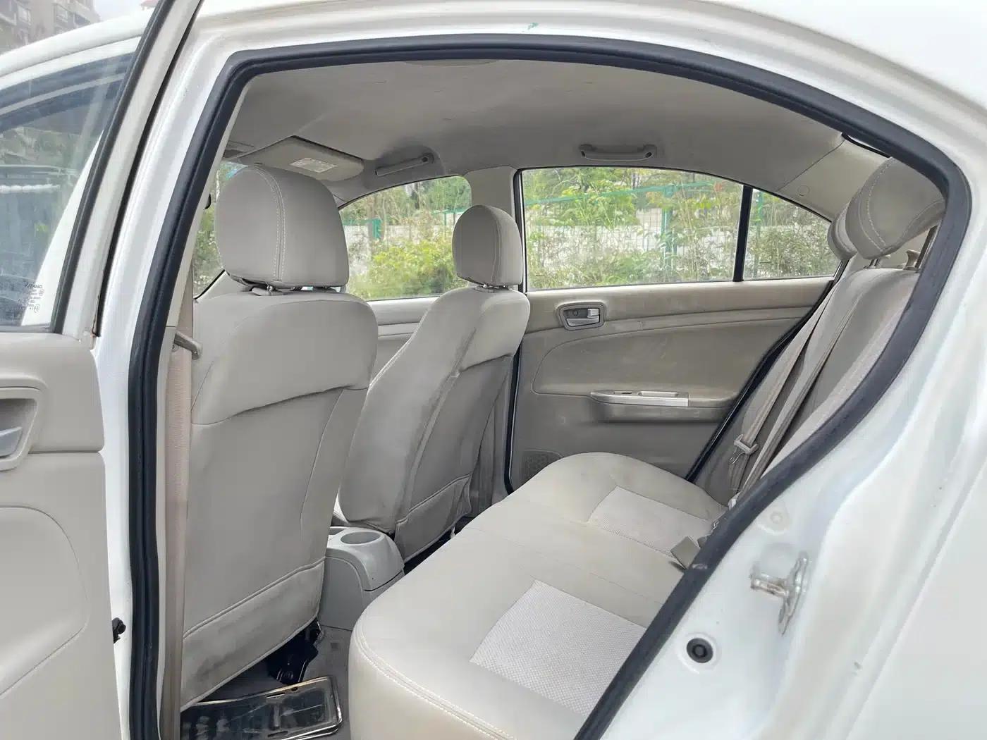 Yuexiang V3 2015 1.4L Manual Comfort Edition (National V Emission Standard) — миниатюра 5
