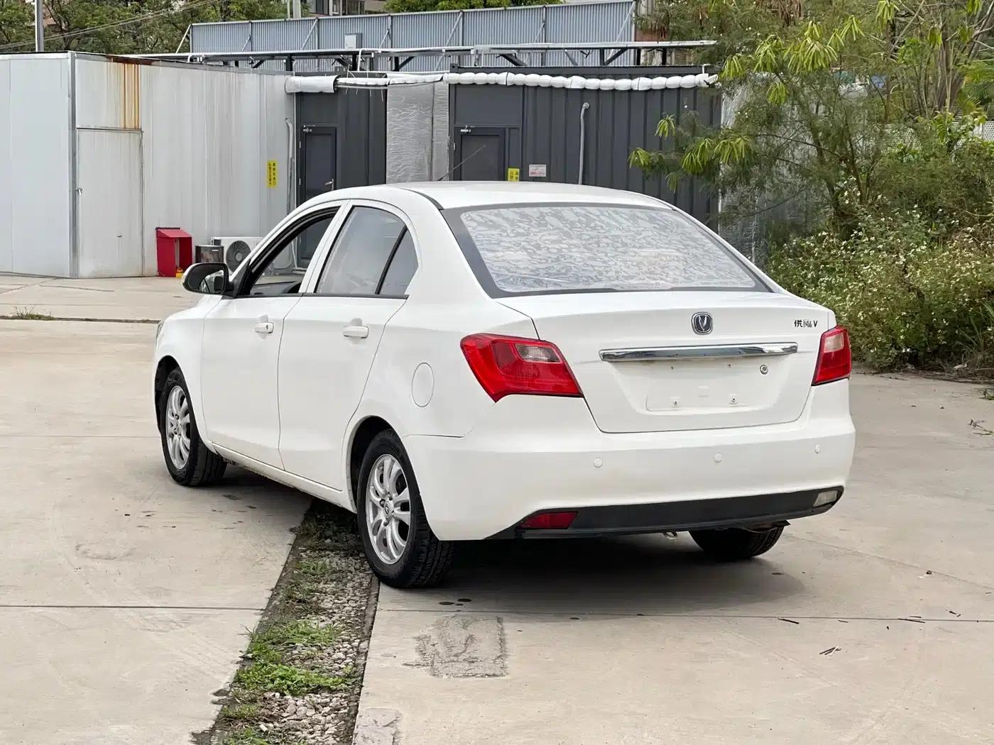 Yuexiang V3 2015 1.4L Manual Comfort Edition (National V Emission Standard) — миниатюра 8
