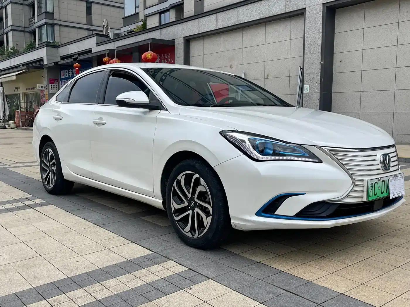 Changan Eado New Energy 2019 EV460 Smart Edition — миниатюра 3