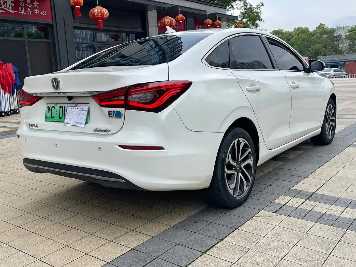 Changan Eado New Energy 2019 EV460 Smart Edition — миниатюра 8