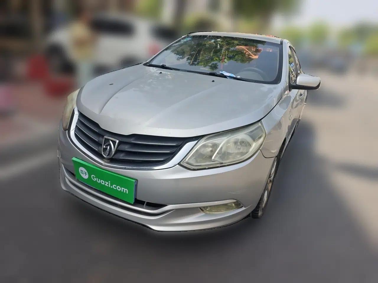 Baojun 630 2013 1.5L manual Comfort trim — миниатюра 1