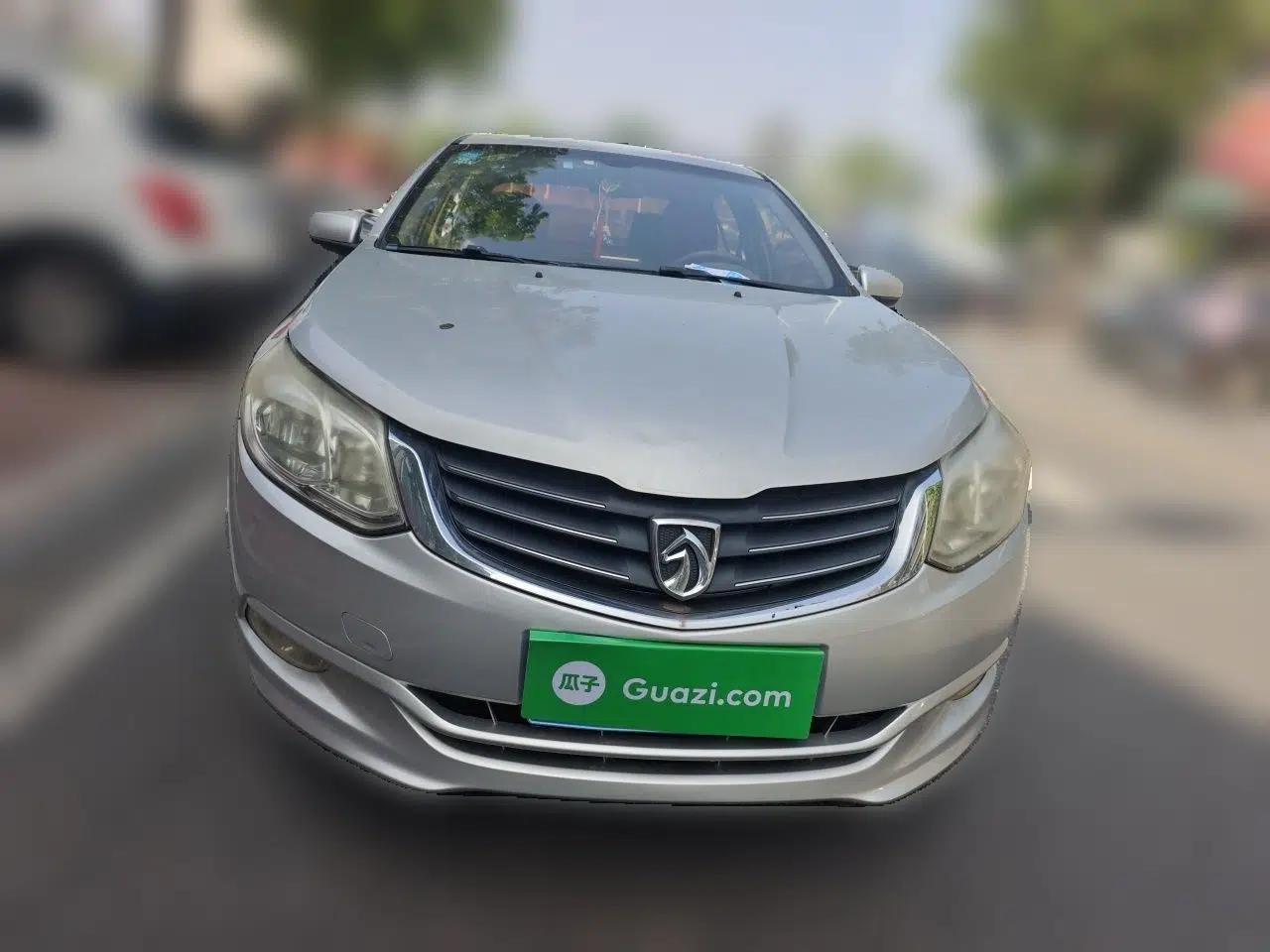 Baojun 630 2013 1.5L manual Comfort trim — миниатюра 2