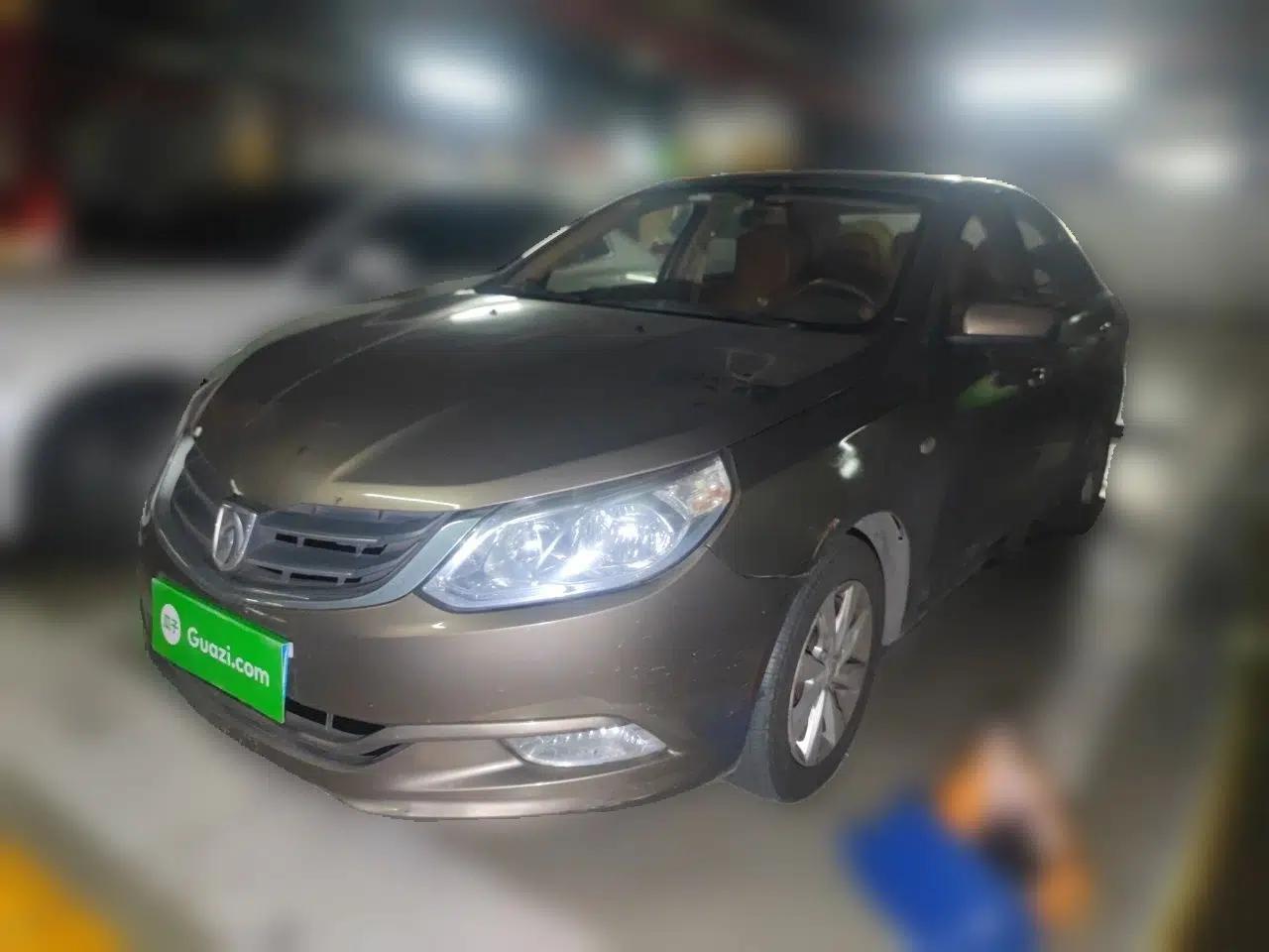 Baojun 630 2013 1.8L manual Comfort trim level — миниатюра 1