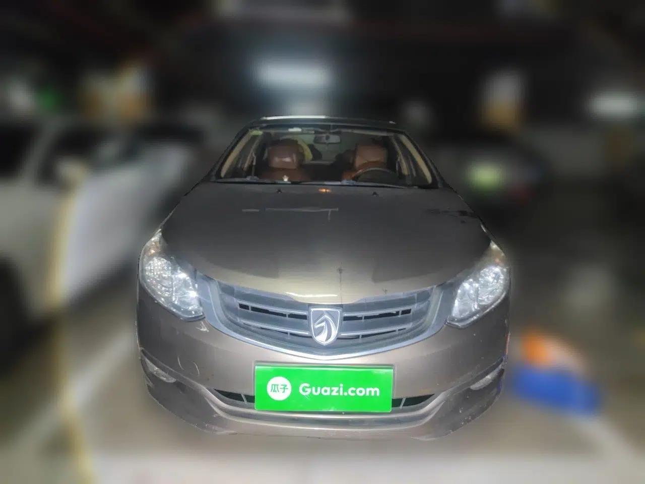 Baojun 630 2013 1.8L manual Comfort trim level — миниатюра 2