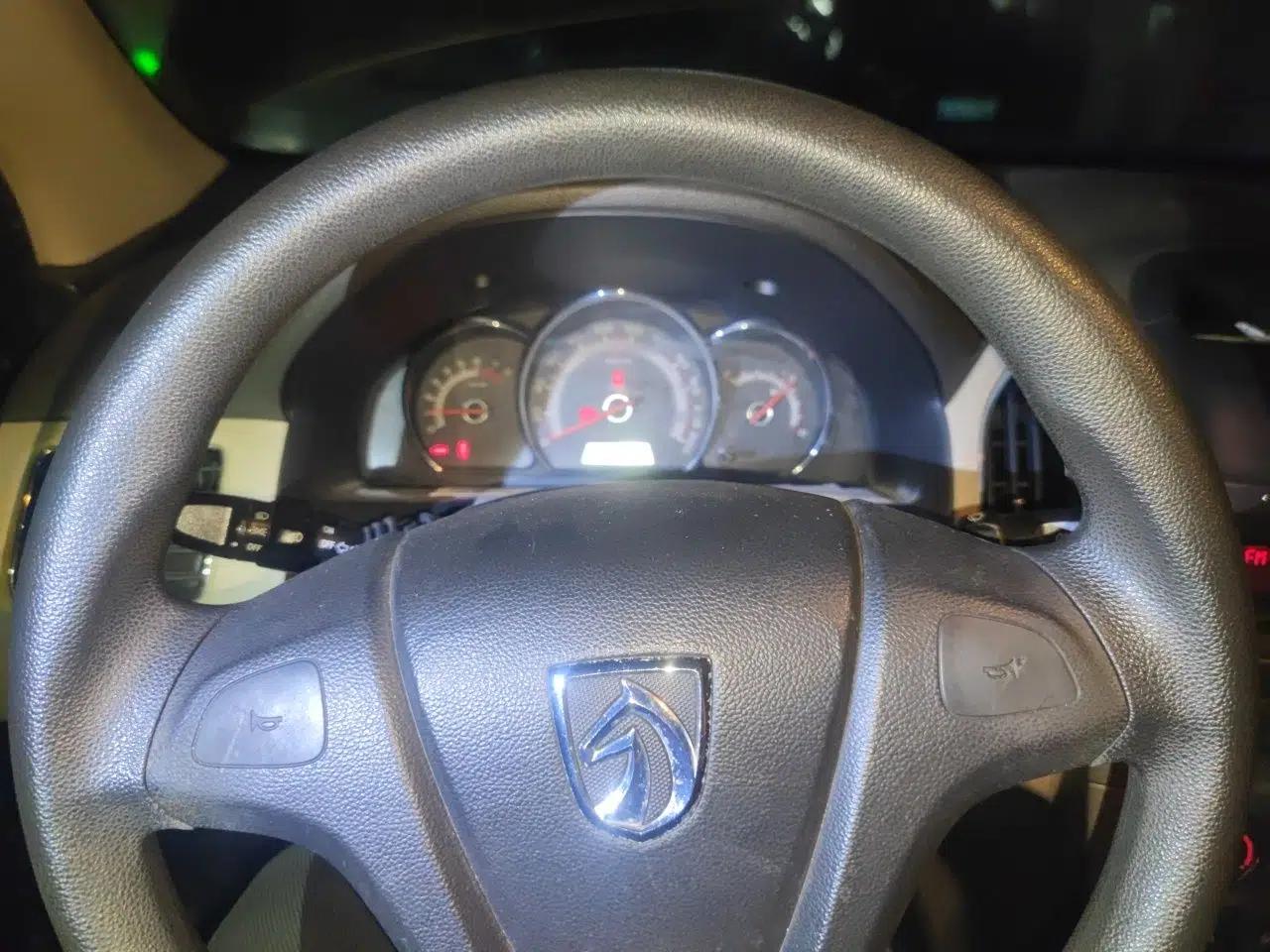 Baojun 630 2013 1.8L manual Comfort trim level — миниатюра 12