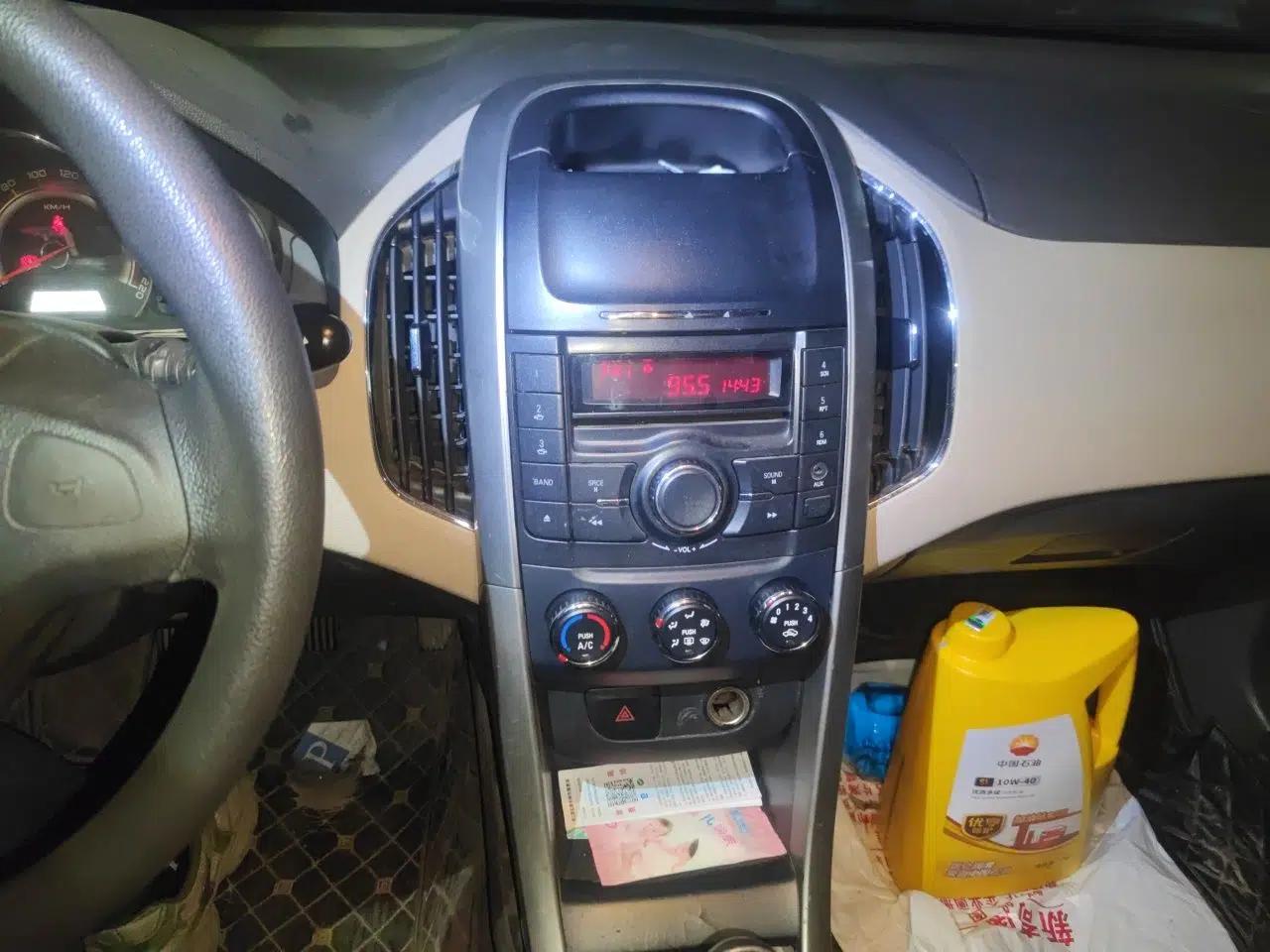 Baojun 630 2013 1.8L manual Comfort trim level — миниатюра 14