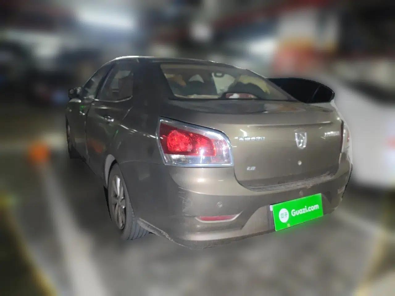 Baojun 630 2013 1.8L manual Comfort trim level — миниатюра 4