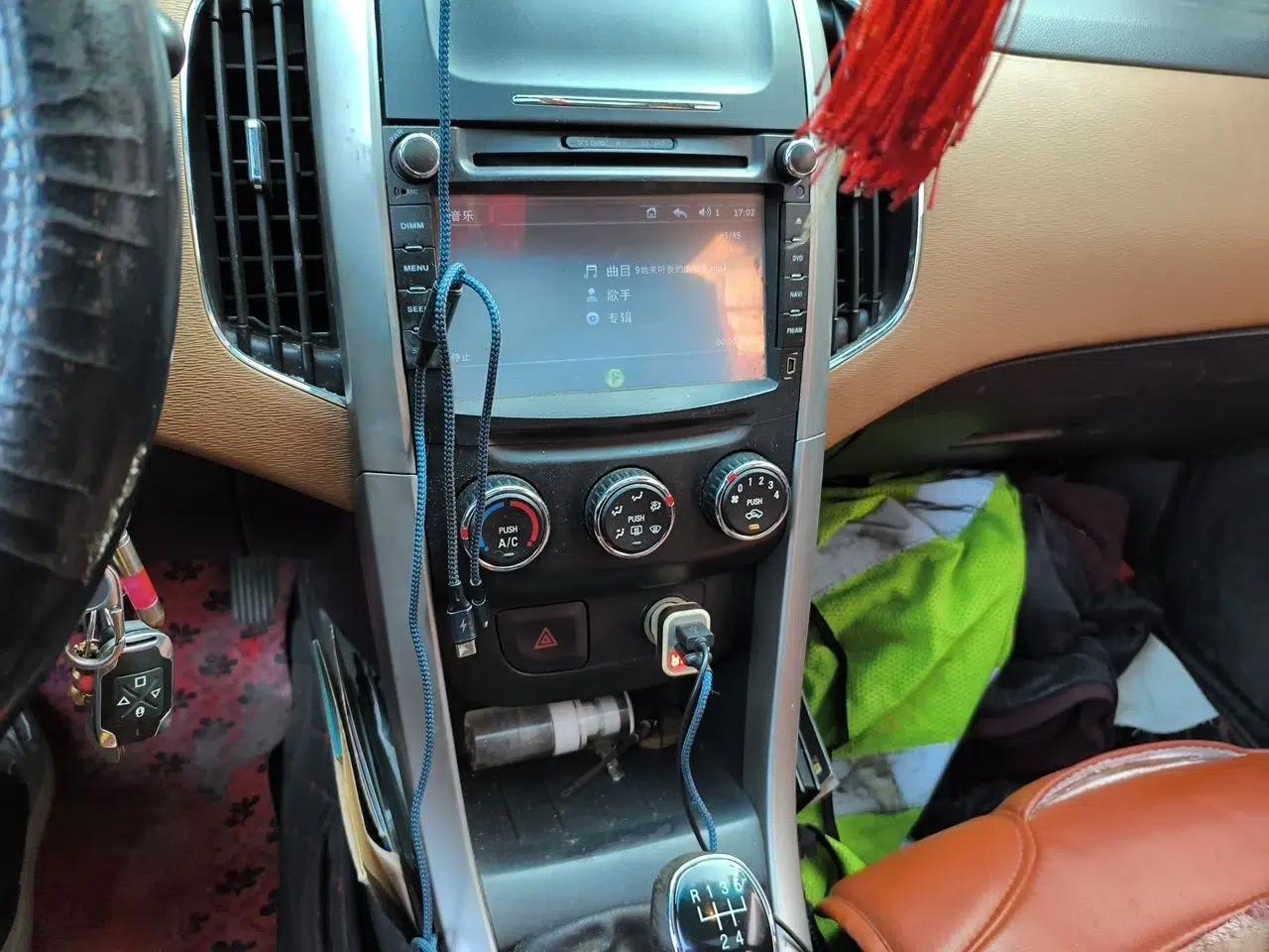 Baojun 630 2013 1.5L manual Elite version — миниатюра 14