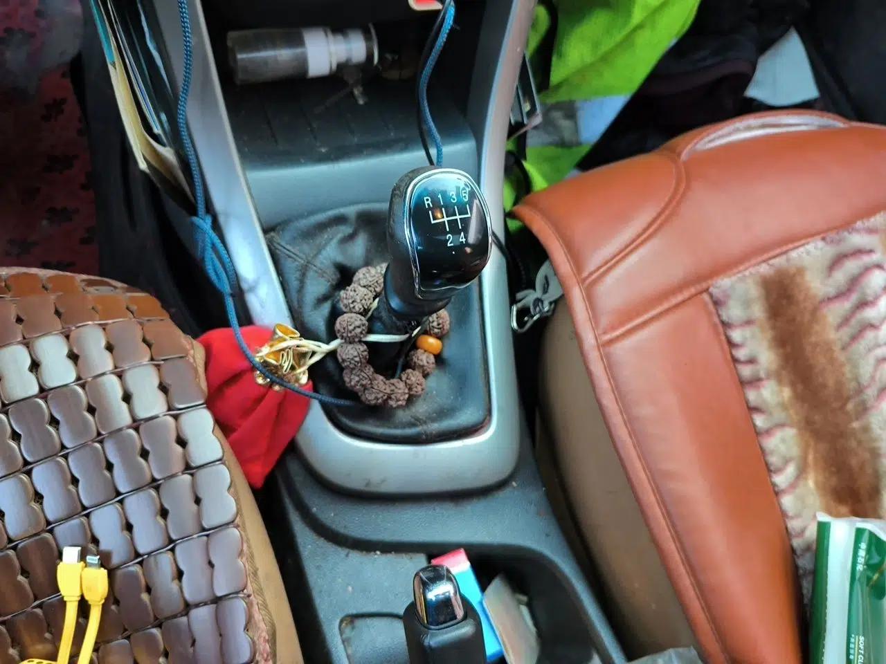 Baojun 630 2013 1.5L manual Elite version — миниатюра 15
