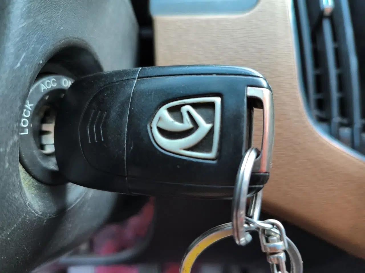 Baojun 630 2013 1.5L manual Elite version — миниатюра 9