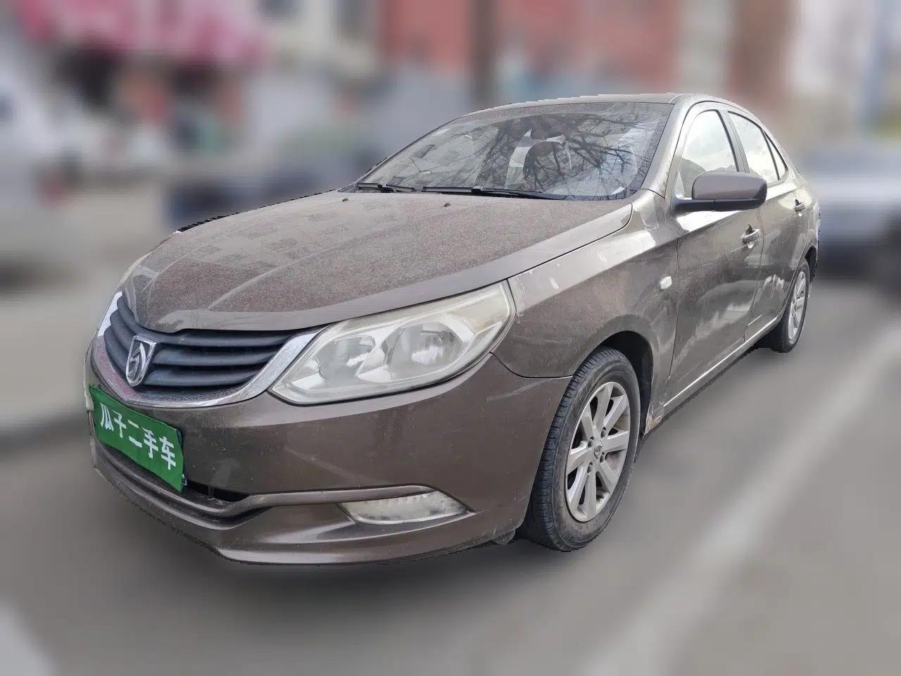 Baojun 630 2011 1.5L manual Comfort trim level — миниатюра 1