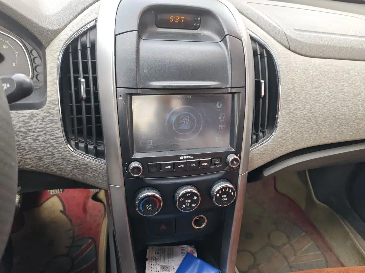 Baojun 630 2011 1.5L manual Comfort trim level — миниатюра 14